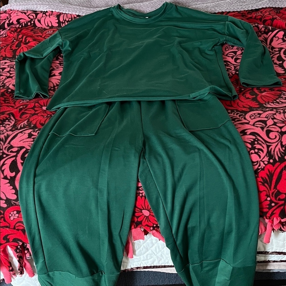 Cozy Forest Green Women’s Pants And Top Set NWOT